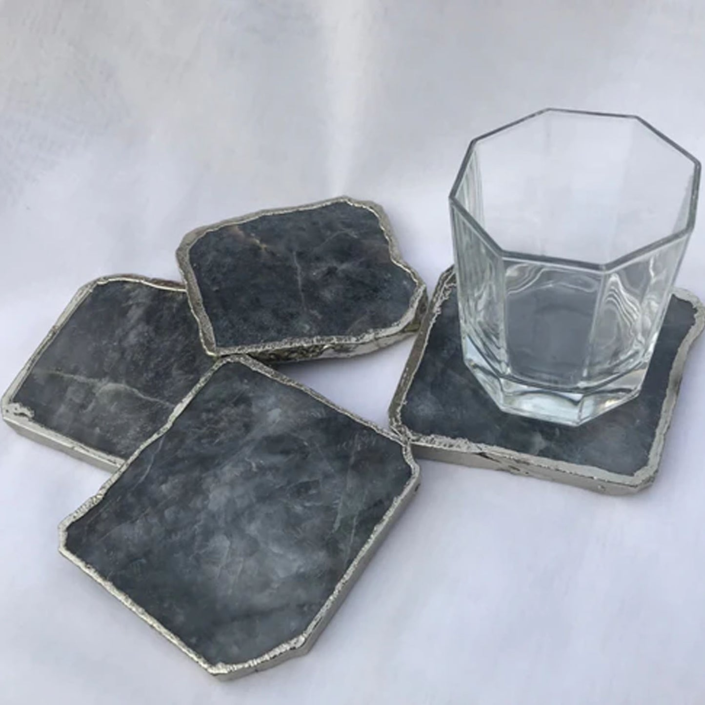Gray agate coaster 8 mm thick with a gold rim
