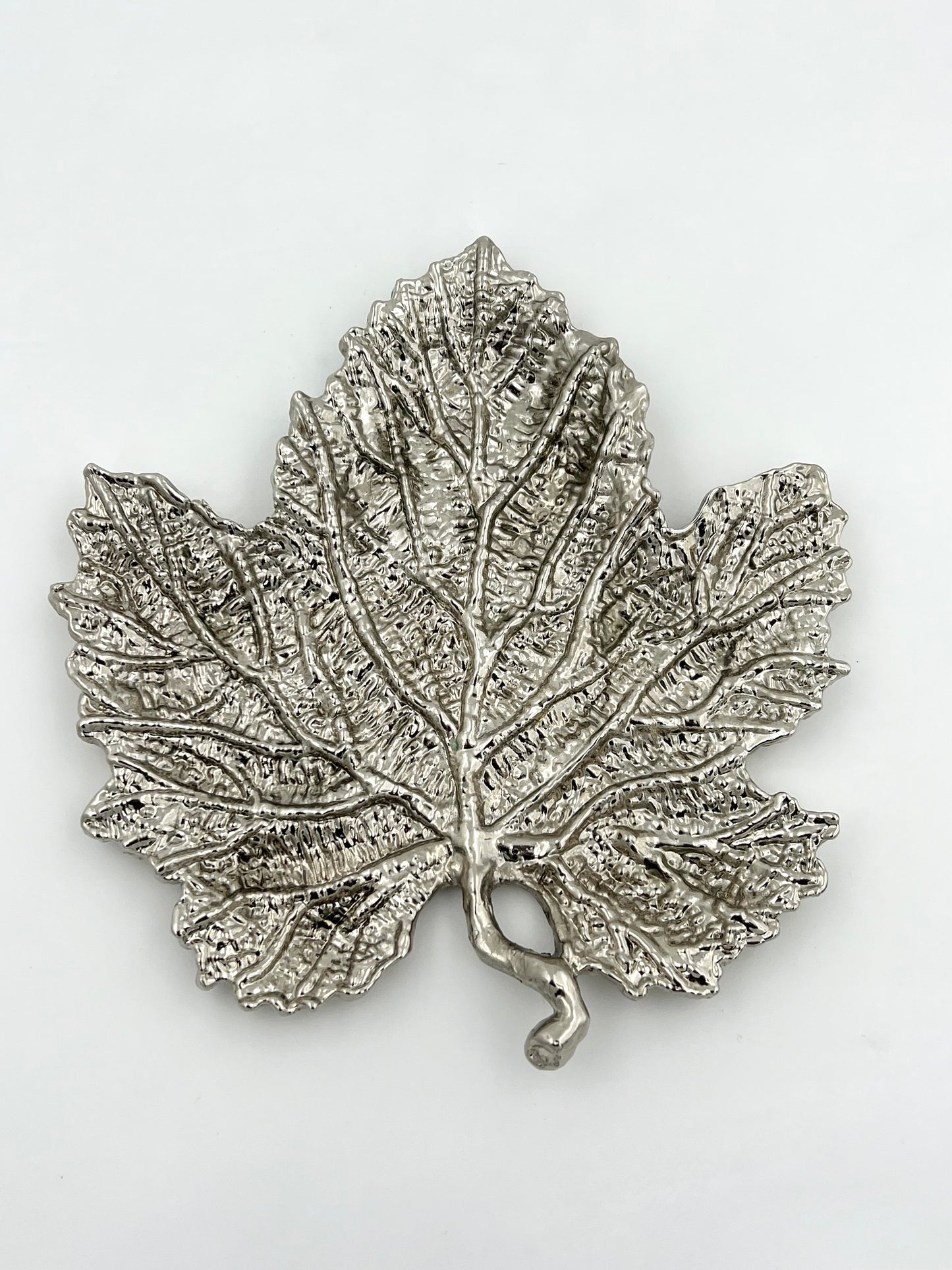 Maple Leaf Tray - Decorative Metal Tray | Small Platter | Centrepiece | Home Accent | Gold, Silver or Antique Finish