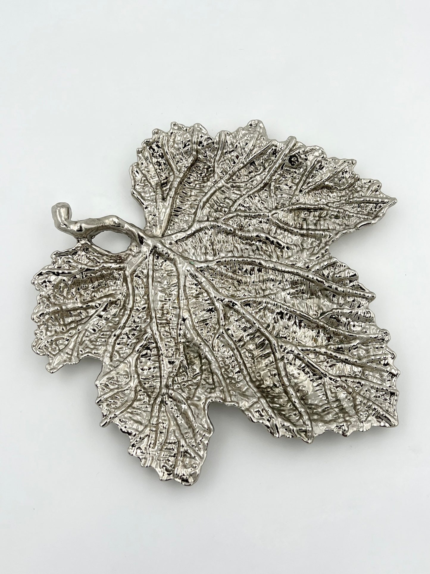 Maple Leaf Tray - Decorative Metal Tray | Small Platter | Centrepiece | Home Accent | Gold, Silver or Antique Finish