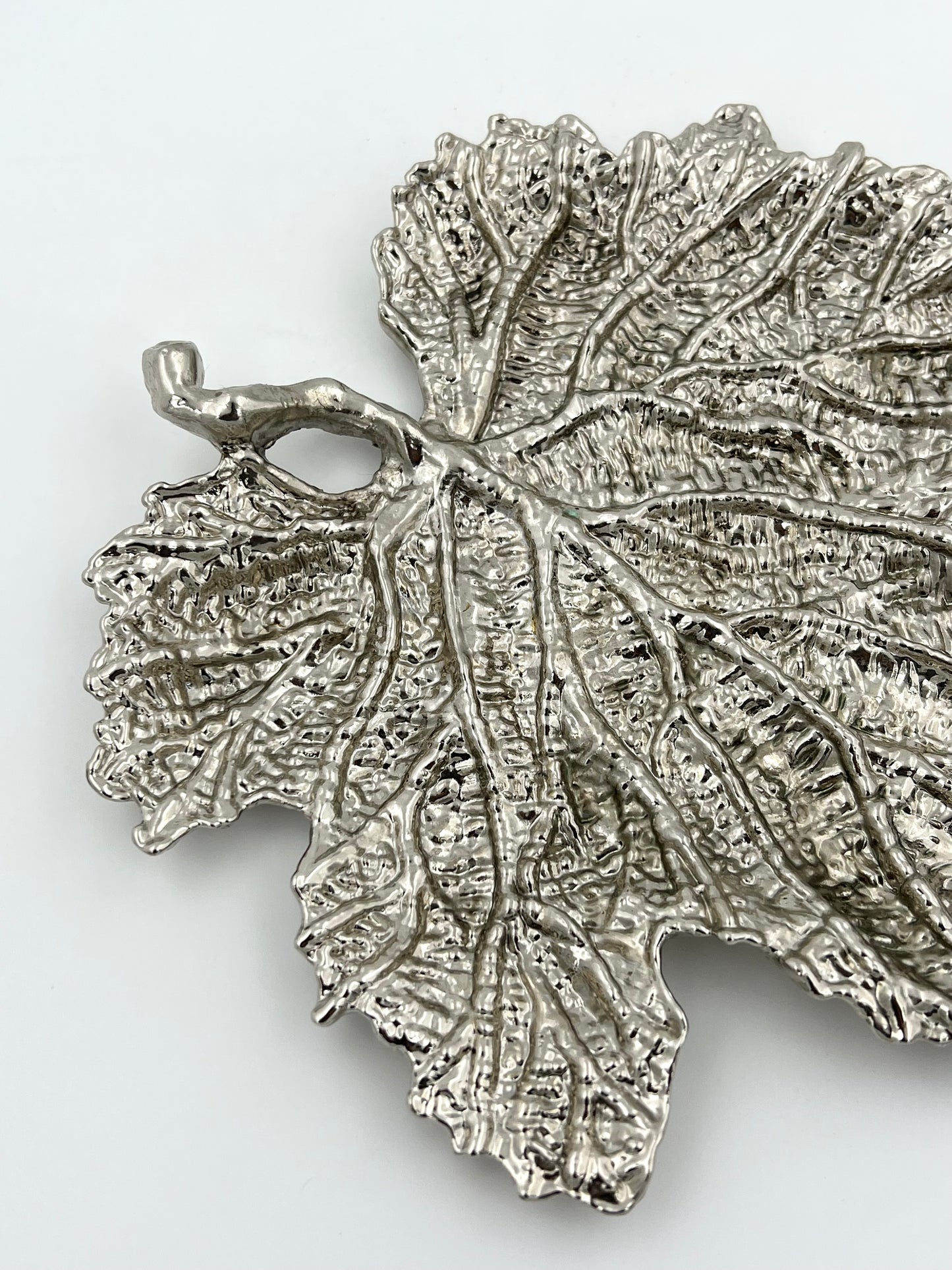 Maple Leaf Tray - Decorative Metal Tray | Small Platter | Centrepiece | Home Accent | Gold, Silver or Antique Finish