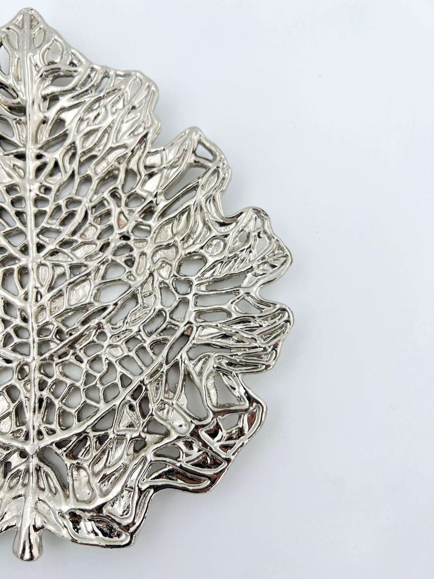 Skeletal Leaf Tray - Decorative Metal Tray | Small Platter | Centrepiece | Home Accent | Gold, Silver or Antique Finish
