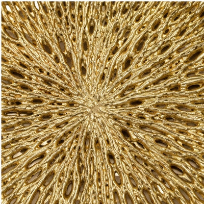 Close-up of the gold coral branches