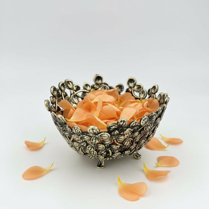Small Leaf Bowl - Decorative Serveware | Nut Bowl | Centrepiece | Home Accent | Gold, Silver or Antique Finish